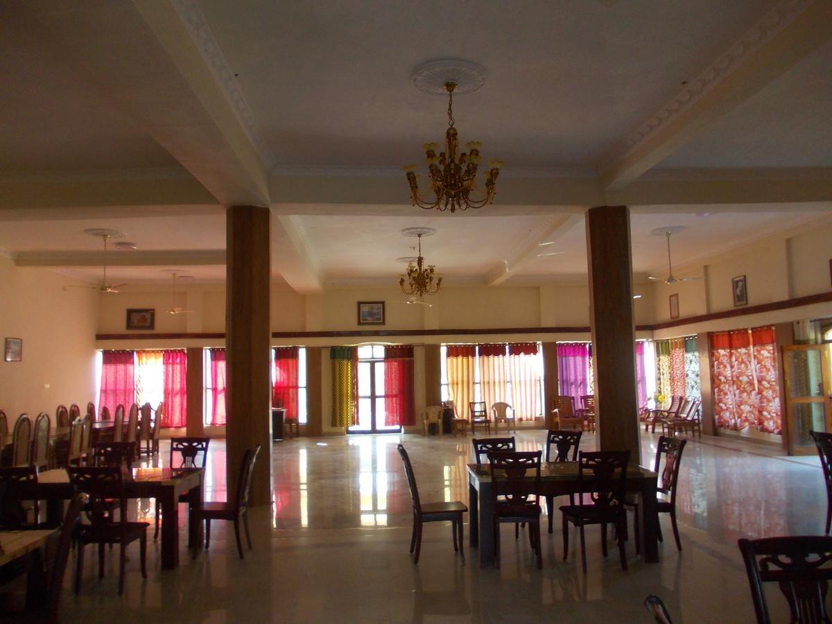Adb Rooms Ashoka Resort Tāla Exteriér fotografie