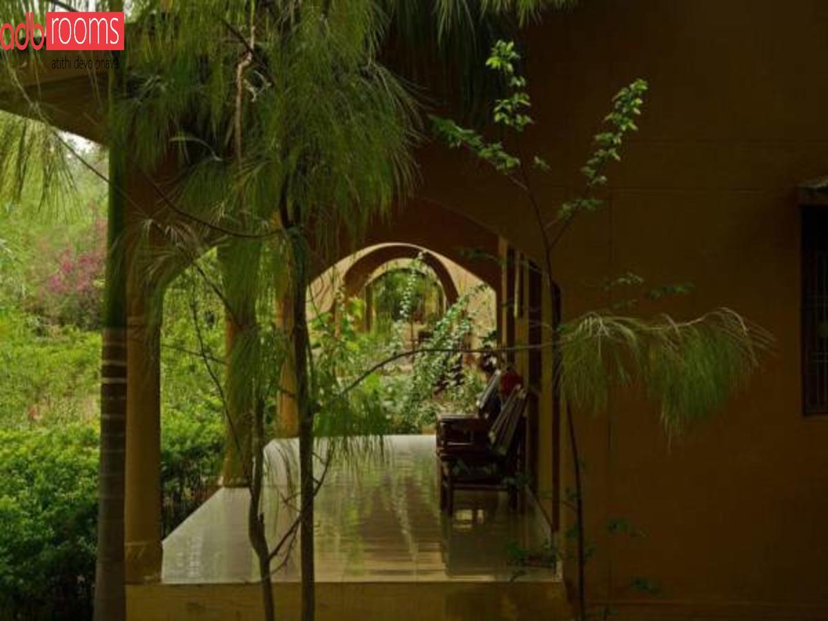 Adb Rooms Ashoka Resort Tāla Exteriér fotografie
